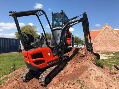 EUROCOMACH ES 1.8 ZT MINI DIGGER ZERO TAIL SWING 